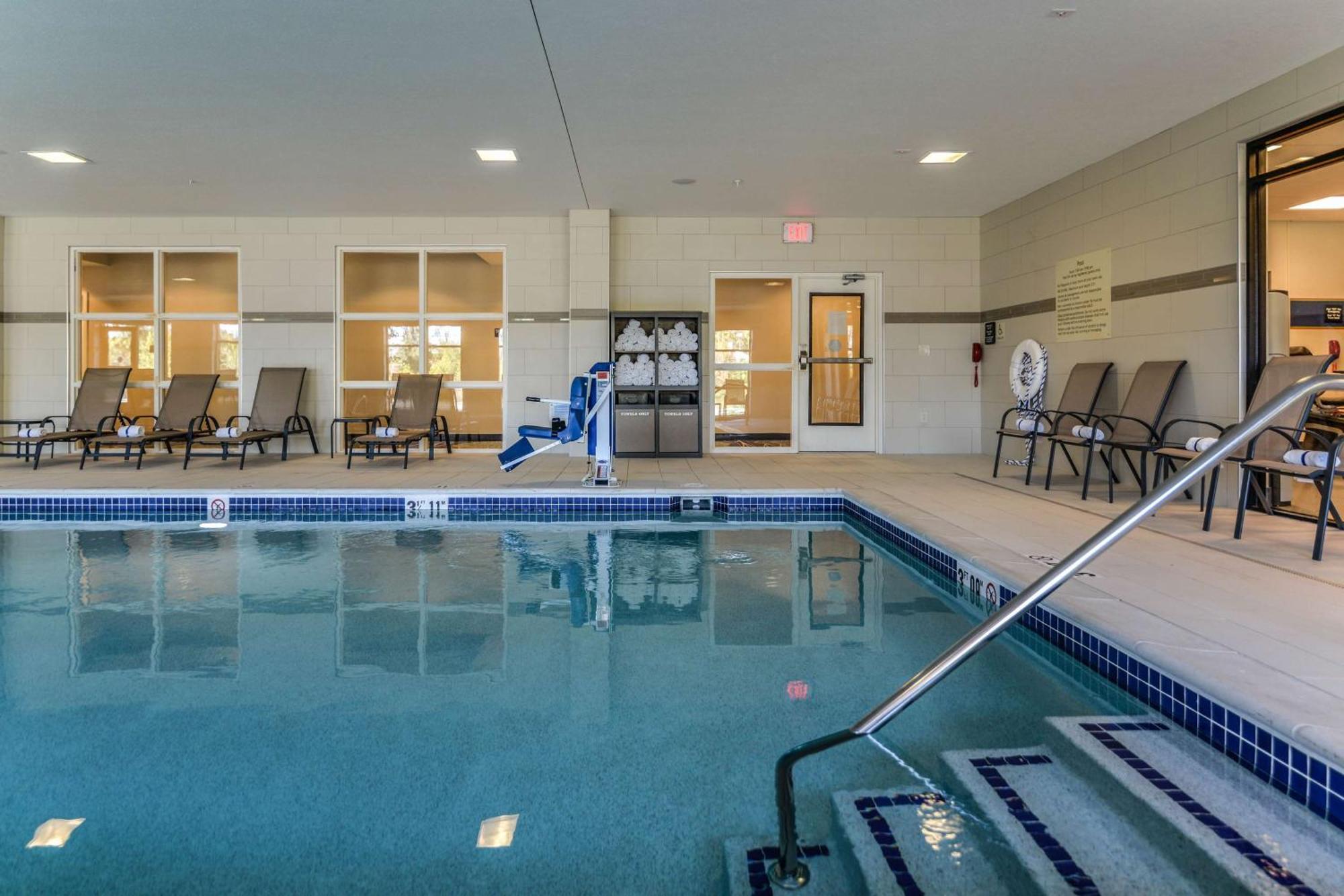 Hampton Inn Brighton Mi Buitenkant foto